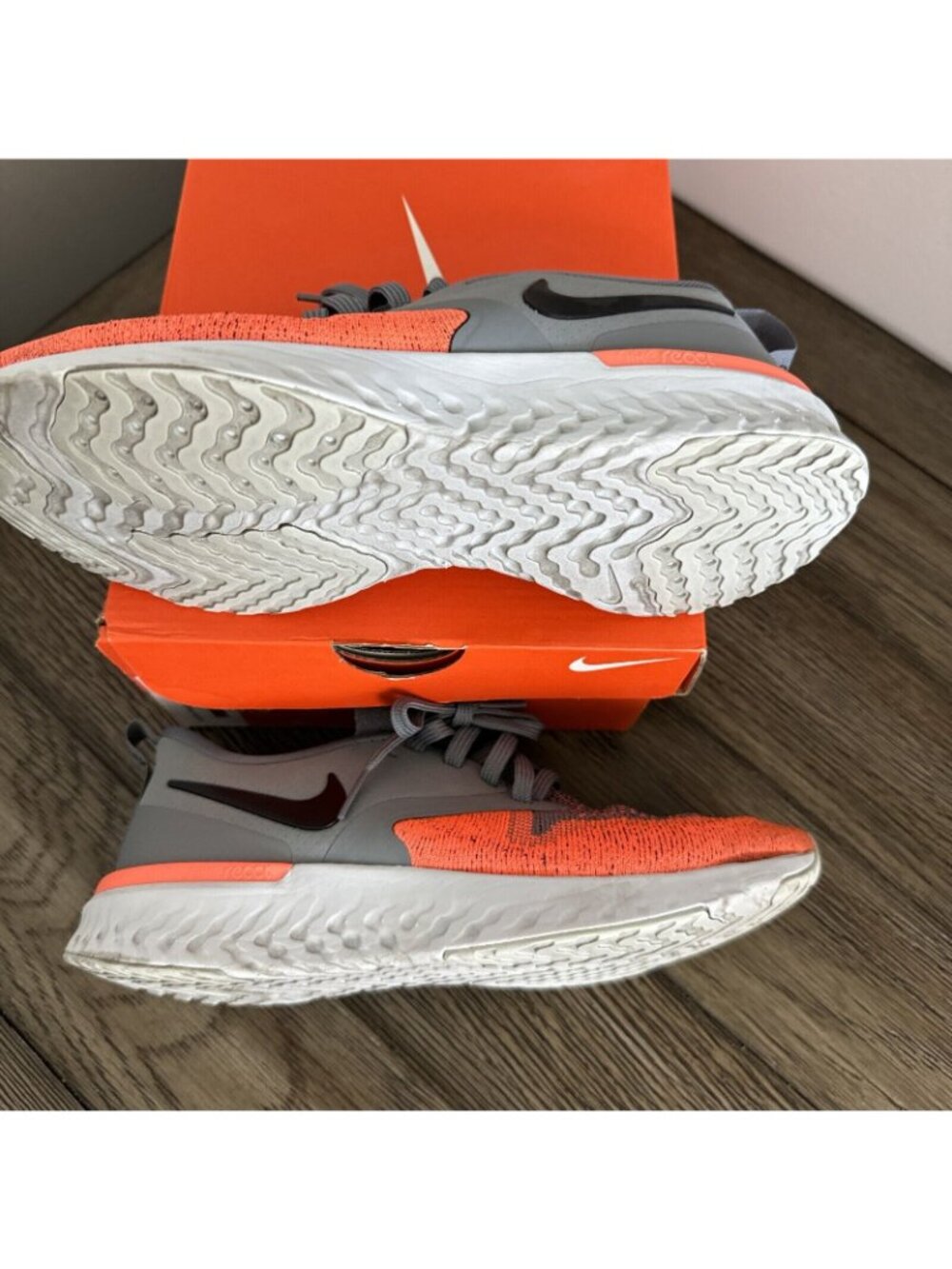 Nike Womens Odyssey React 2 Flyknit Running Shoes Gray/Orange Size 6.5 US W/Box - Picture 11 of 13